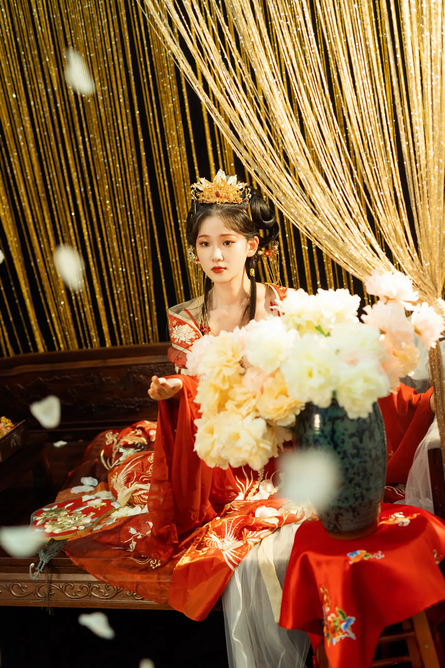 [YITUYU] 2022.09.05 Vol.1873 – Lady in Red Looking back at each other, meow meow meow#[48P]-35